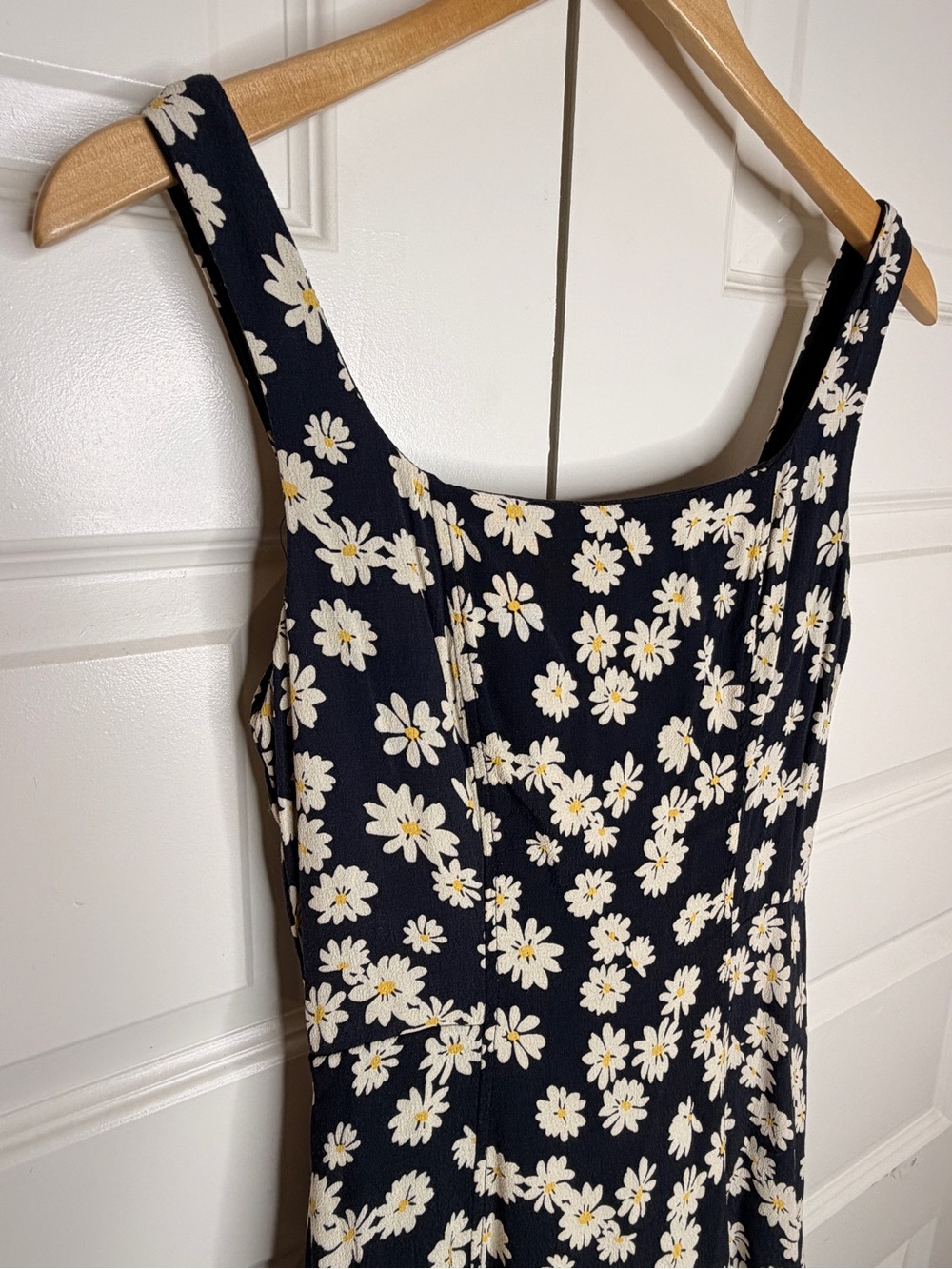 B. Smart Navy Daisy Sundress with White and Yellow Flowers
